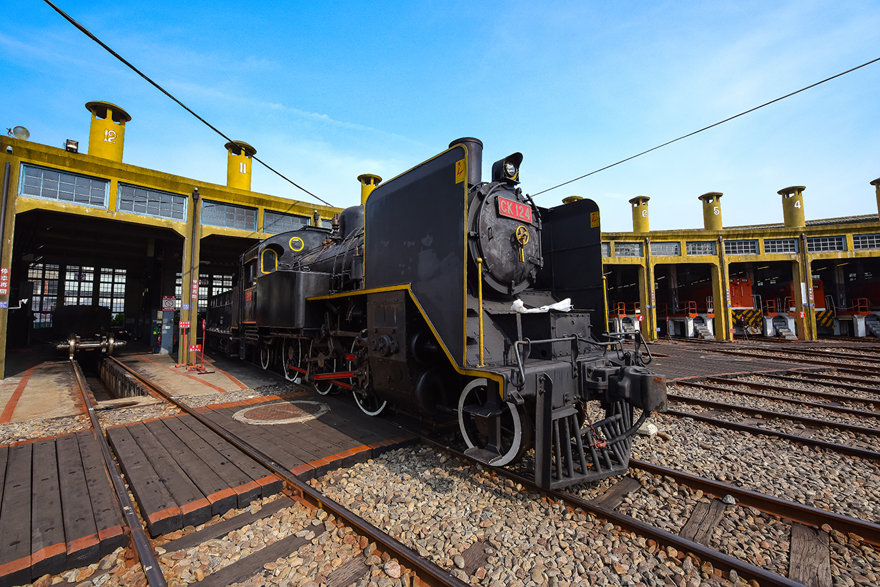 蒸汽機車火車頭於完成懷舊之旅後，進駐彰化扇形車庫，讓這座扇形車庫更具歷史和文化保存價值。