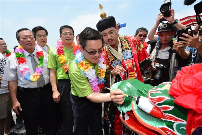 2016鹿港龍王祭-競技龍舟捐贈儀式暨龍舟開光點睛 魏縣長歡迎端午佳節前來彰化體驗不同端午風情