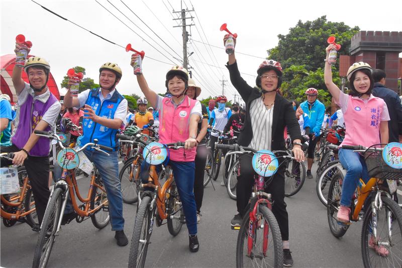 彰化埤頭稻香鐵道自行車節登場 千人體驗埤頭稻香田園風光