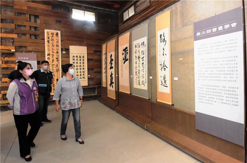 翰墨鹿港─鹿港書畫家創作聯展 展出60幅詩詞書畫 自即日起至5月10日在福興穀倉C棟展出 歡迎前往欣賞 防疫期間也可以線上觀賞