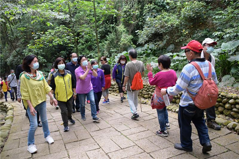 「挑水古道」賞桐花 走出戶外登山健身