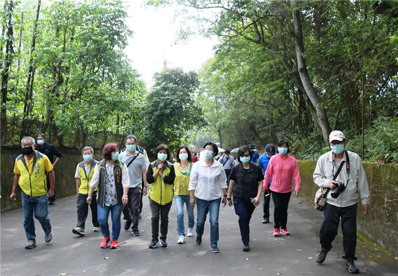 「挑水古道」賞桐花 走出戶外登山健身