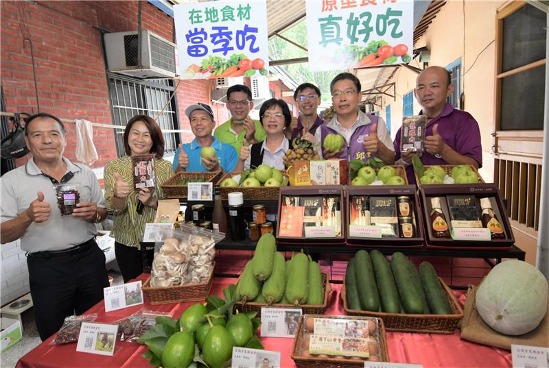 吃當季 享在地 食農推廣教育 實作示範龍眼乾烘焙 介紹在地農友好食材