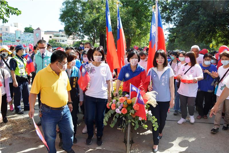 中華民國 生日快樂 國慶踩街 彰化起飛