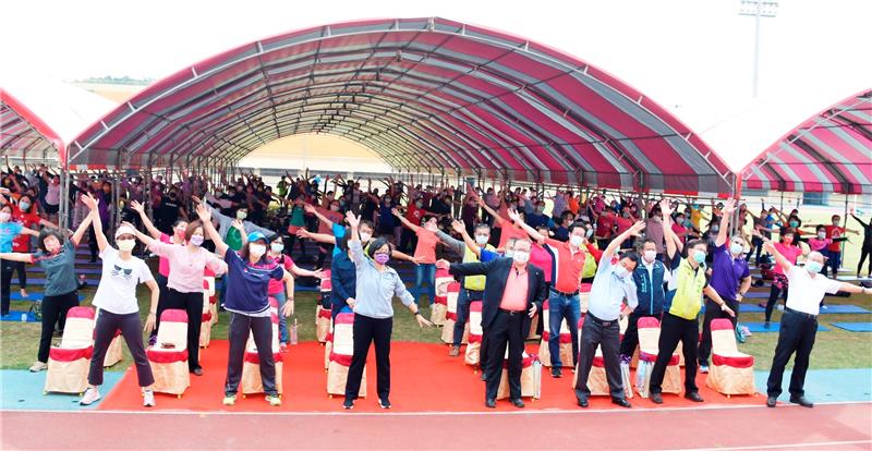 110年運動i臺灣預將在彰化辦理3千場次的活動 女生愛運動~全家運動一起來 彰南員林運動中心每週日定時女性免費入場優惠