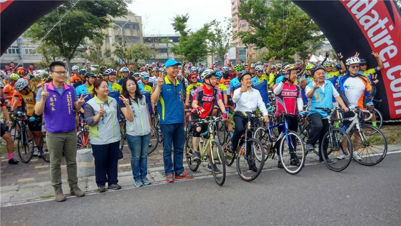 2018建大轮胎铁马逍遥游 车友会师员林龙灯公园