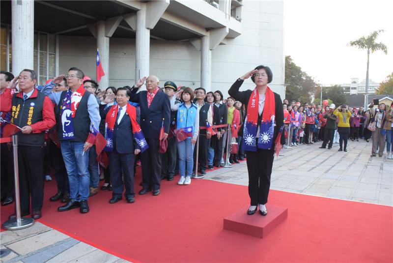 彰化县长王惠美主持元旦升旗 许下新年新希望