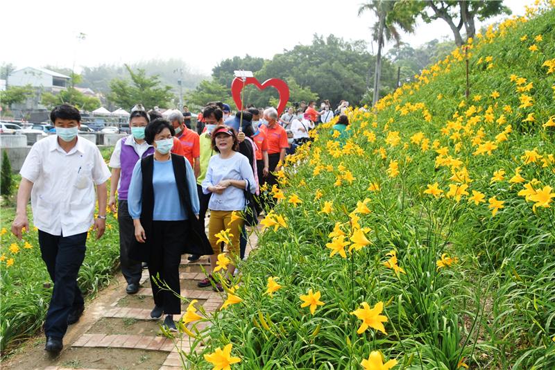 彰化之美 花坛虎山岩金针花海 欢迎来赏花、看古迹