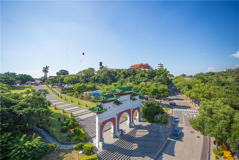 为维持春节期间彰化市八卦山大佛风景区交通顺畅,卦山路沿线实施交通管制