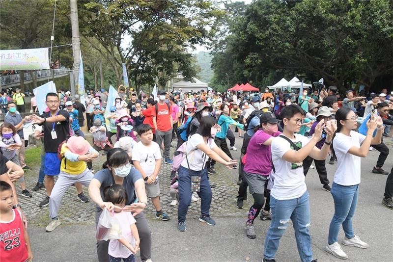 全国登山日卦山大纵走 二部曲藤山步道健行 完登步道抽奖送礼