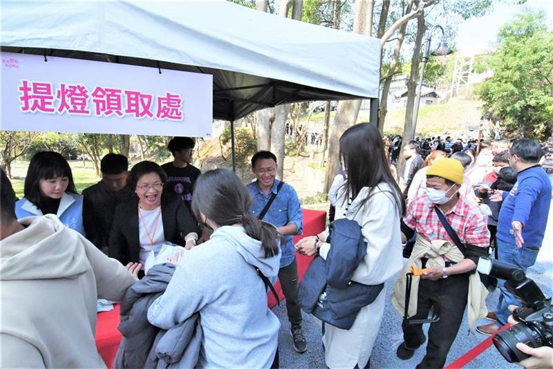 新亮点 彰化最大公园绿地 八卦山大佛绿地森呼吸启用