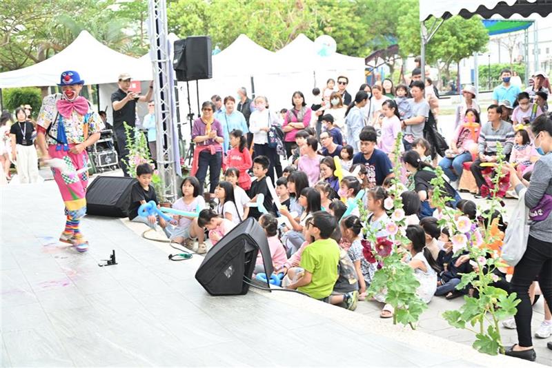 2026员林蜀葵花季盛大开幕 万株花卉缤纷绽放