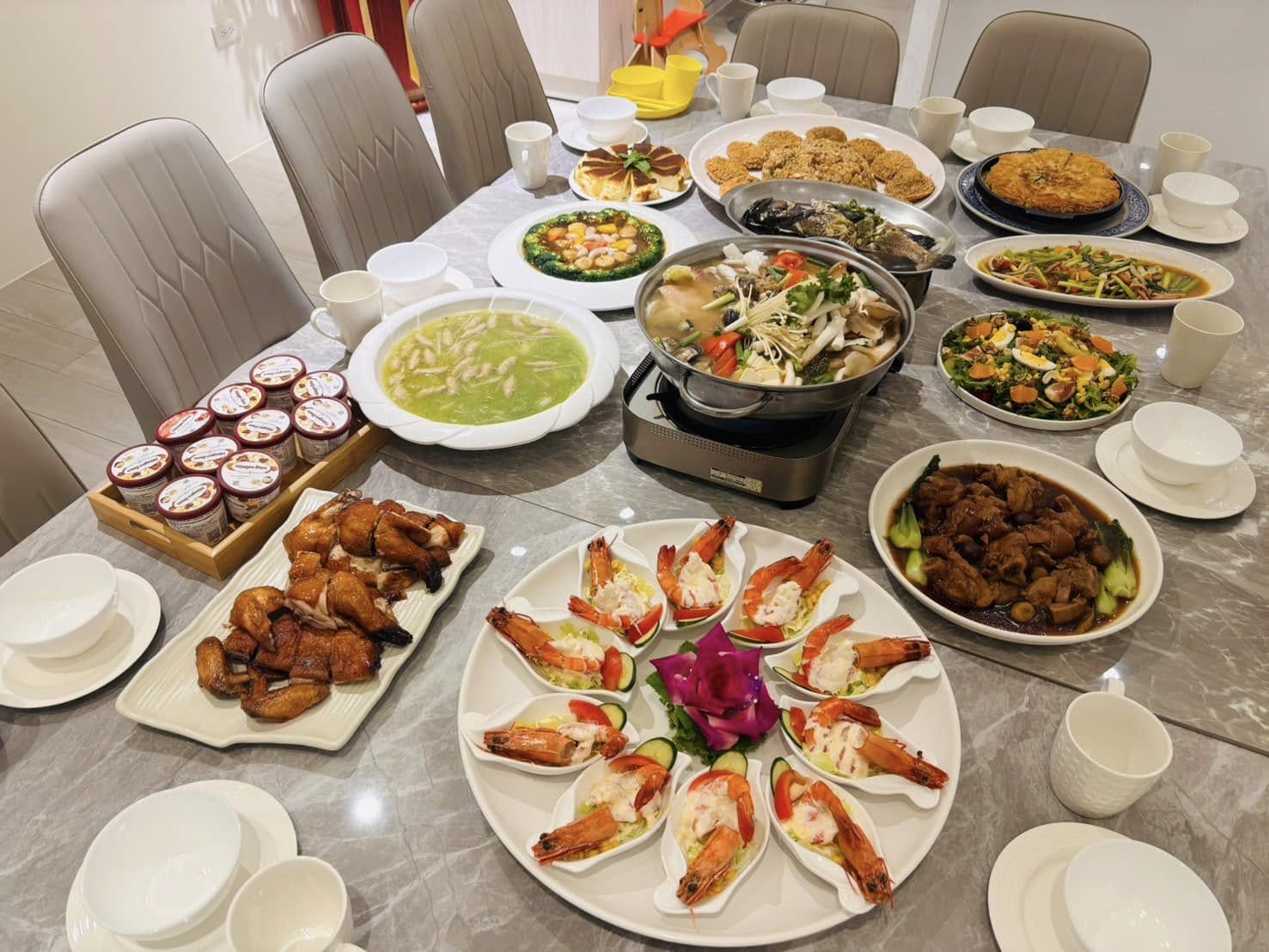 爱芳苑雯铃工作室白色小屋民宿