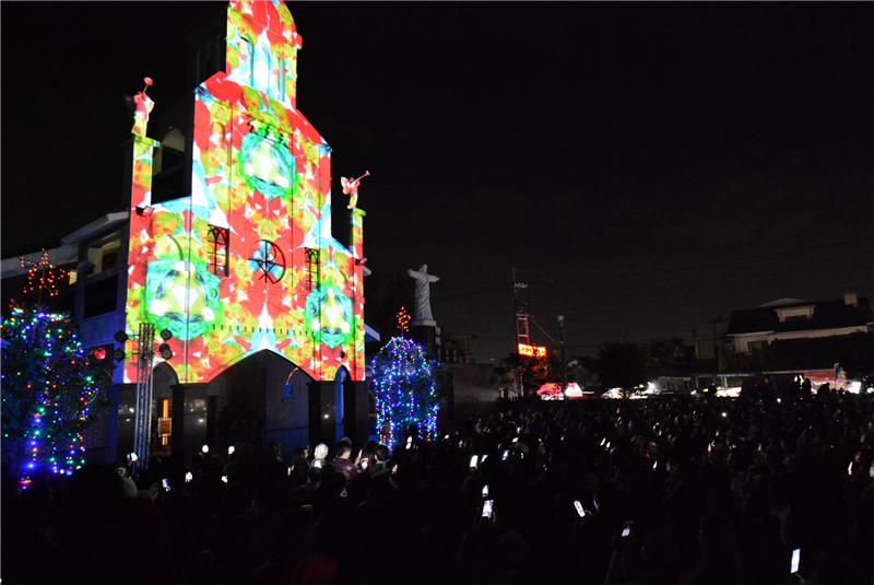 Light Sculpture Show at Luocuo Catholic Church　Presents us a warm and intimate Christmas 