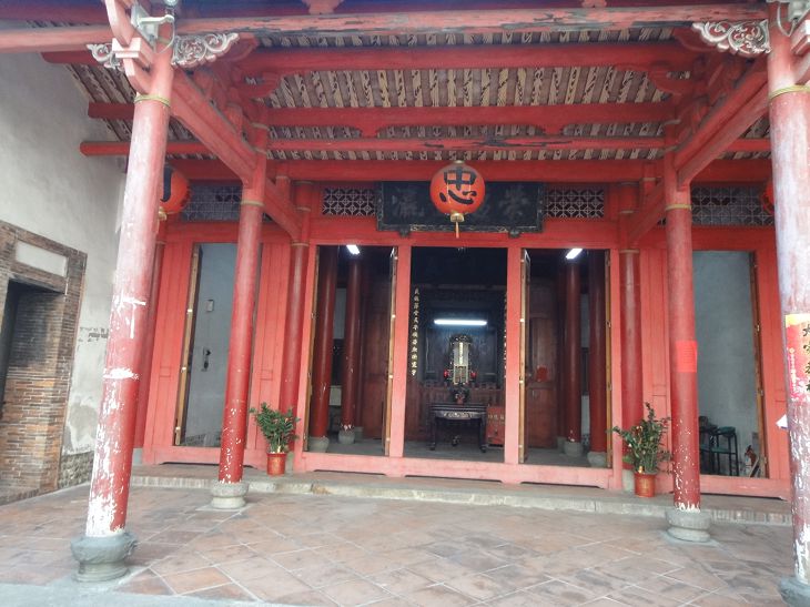 Spectacular Cantonese Militia Shrine-2