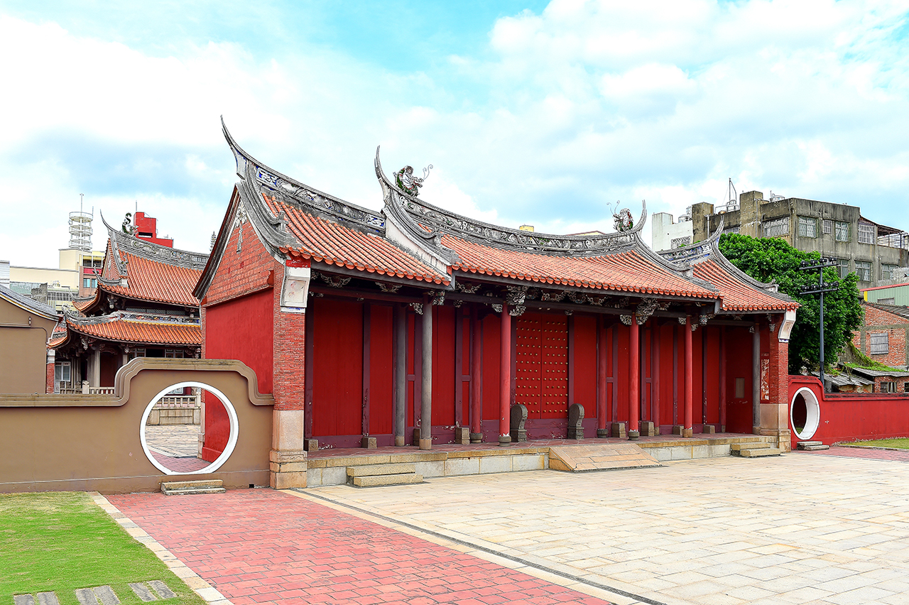Glamorous Confucius Temple-2