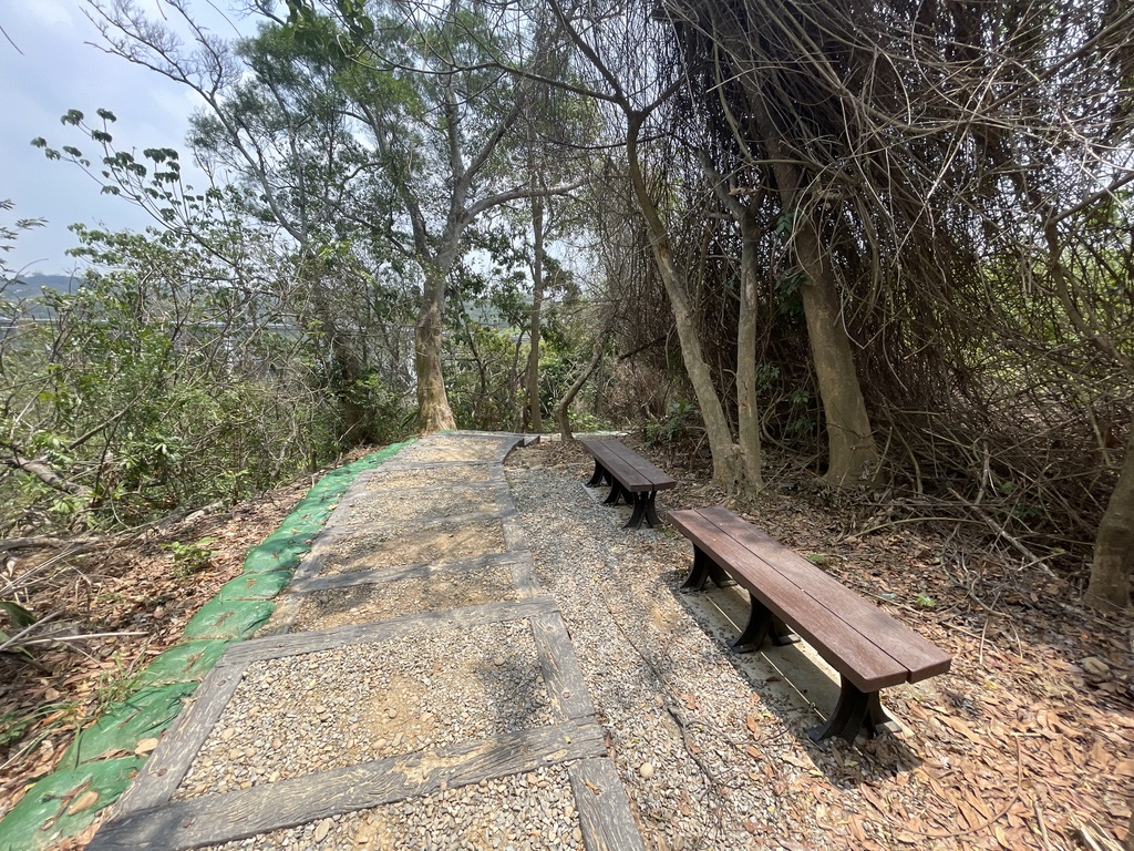 24.042426,120.572544