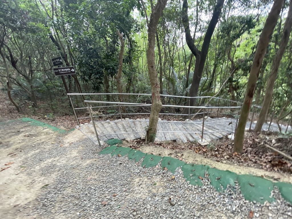 24.042426,120.572544