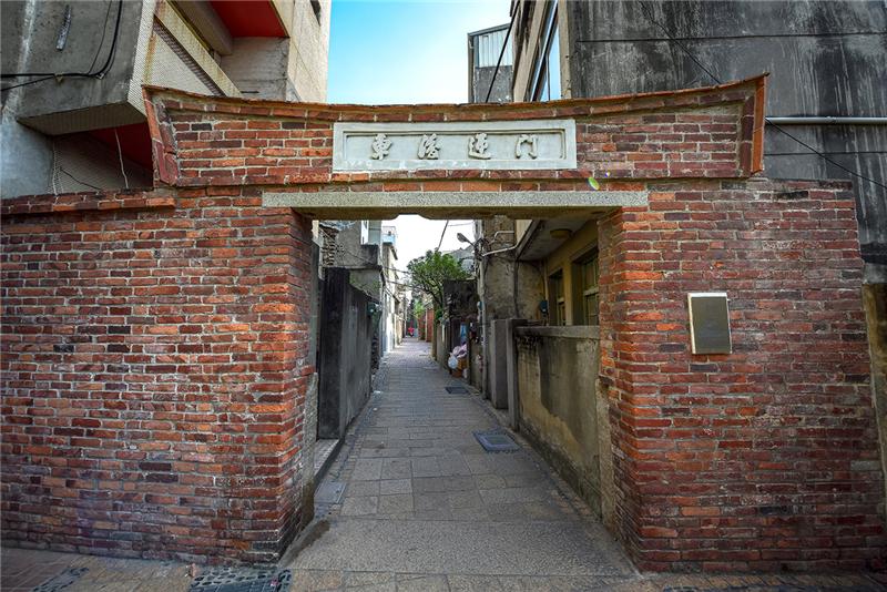 Magnificent Lukang Ai (“Narrow”) Gate-3