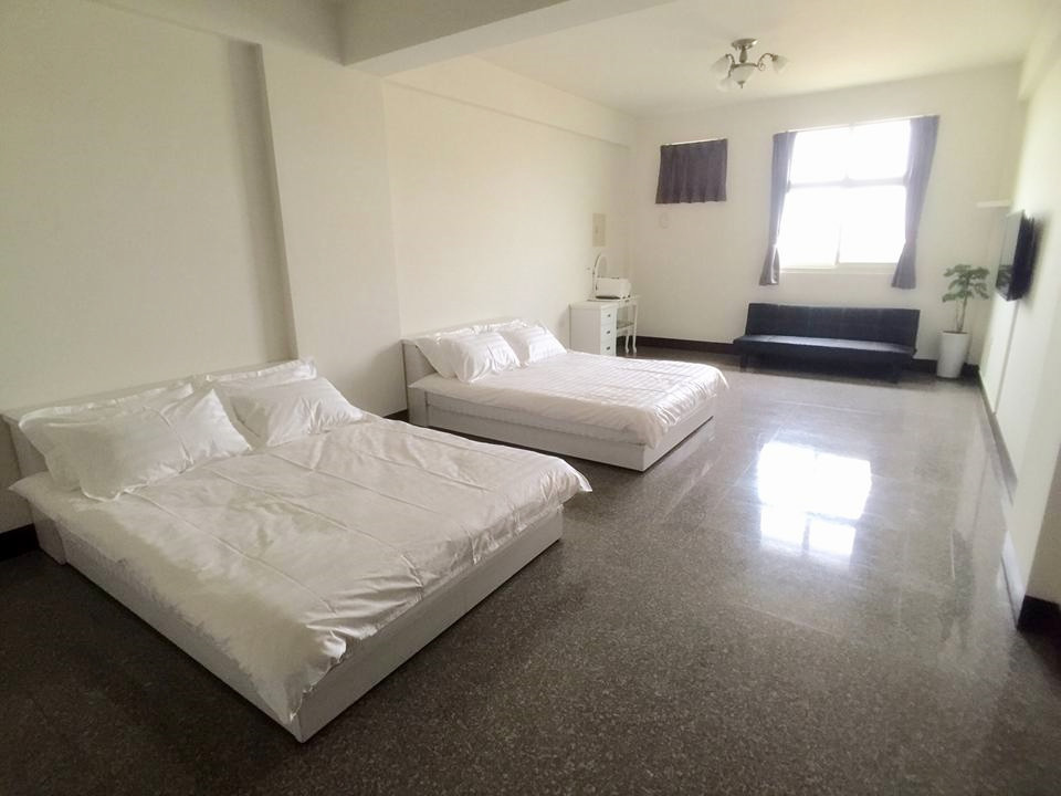 Spectacular Lukang Silver Star Backpackers B&B (Changhua County B&B No. 040)